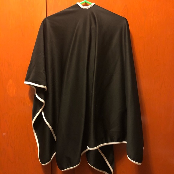 Black kimono with white outline - Picture 3 of 3